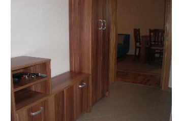 Melnkalne Privát Tivat, Eksterjers